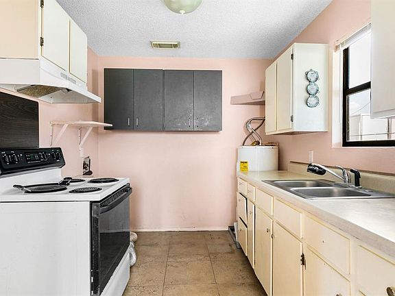5th image of 1419 Guadalupe St