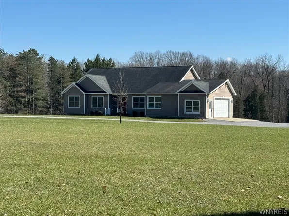 11109 Coleman Rd, Elma, NY 14059