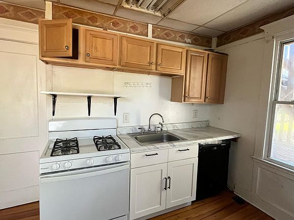 4th image of 26 Summit Ave #2