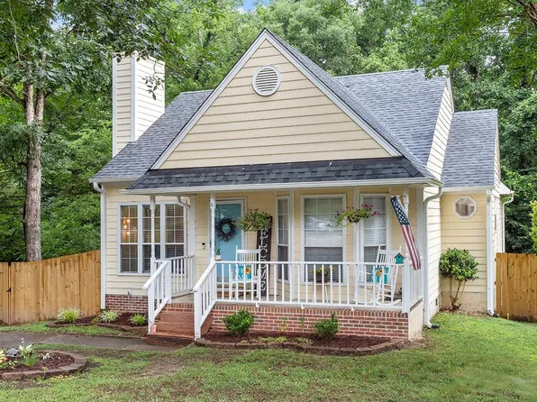 4433 Labrador Dr, Raleigh, NC 27616