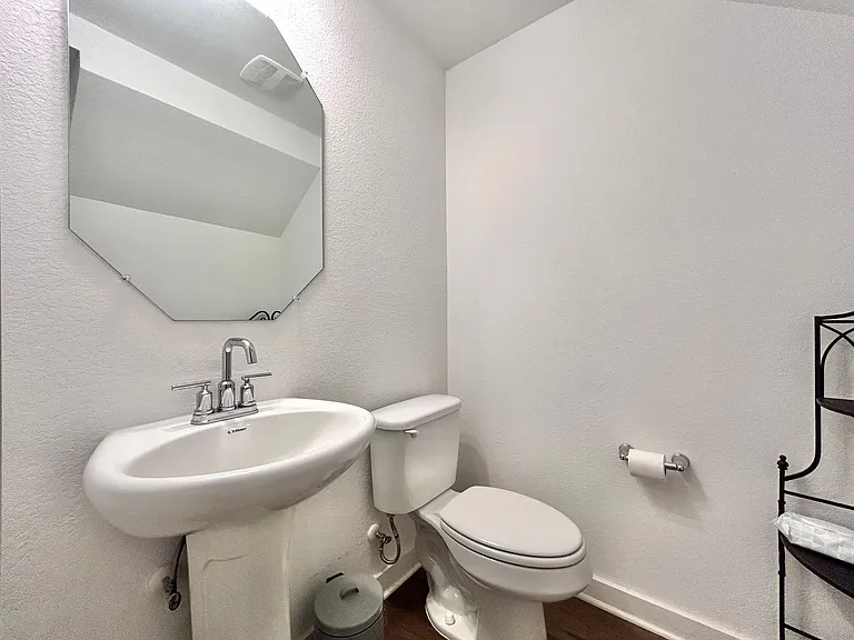 1357 Kneehigh Ln — Photo 27