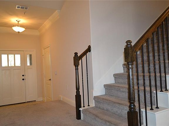 3rd image of 2672 Nottingham Dr