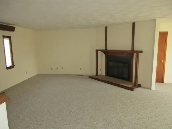 610 W Oak St, Colby, KS 67701