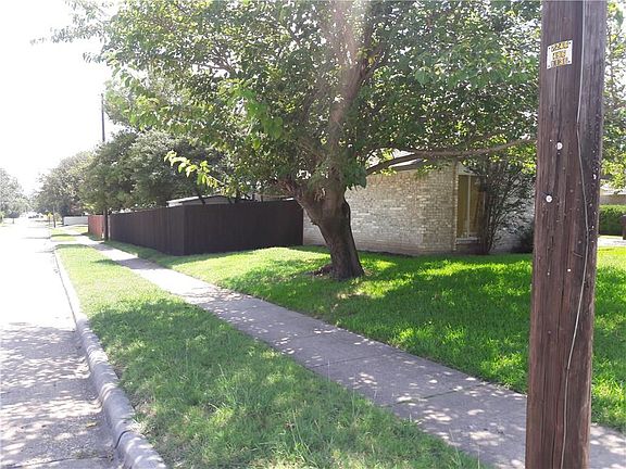 3rd image of 1332 Armstrong Dr