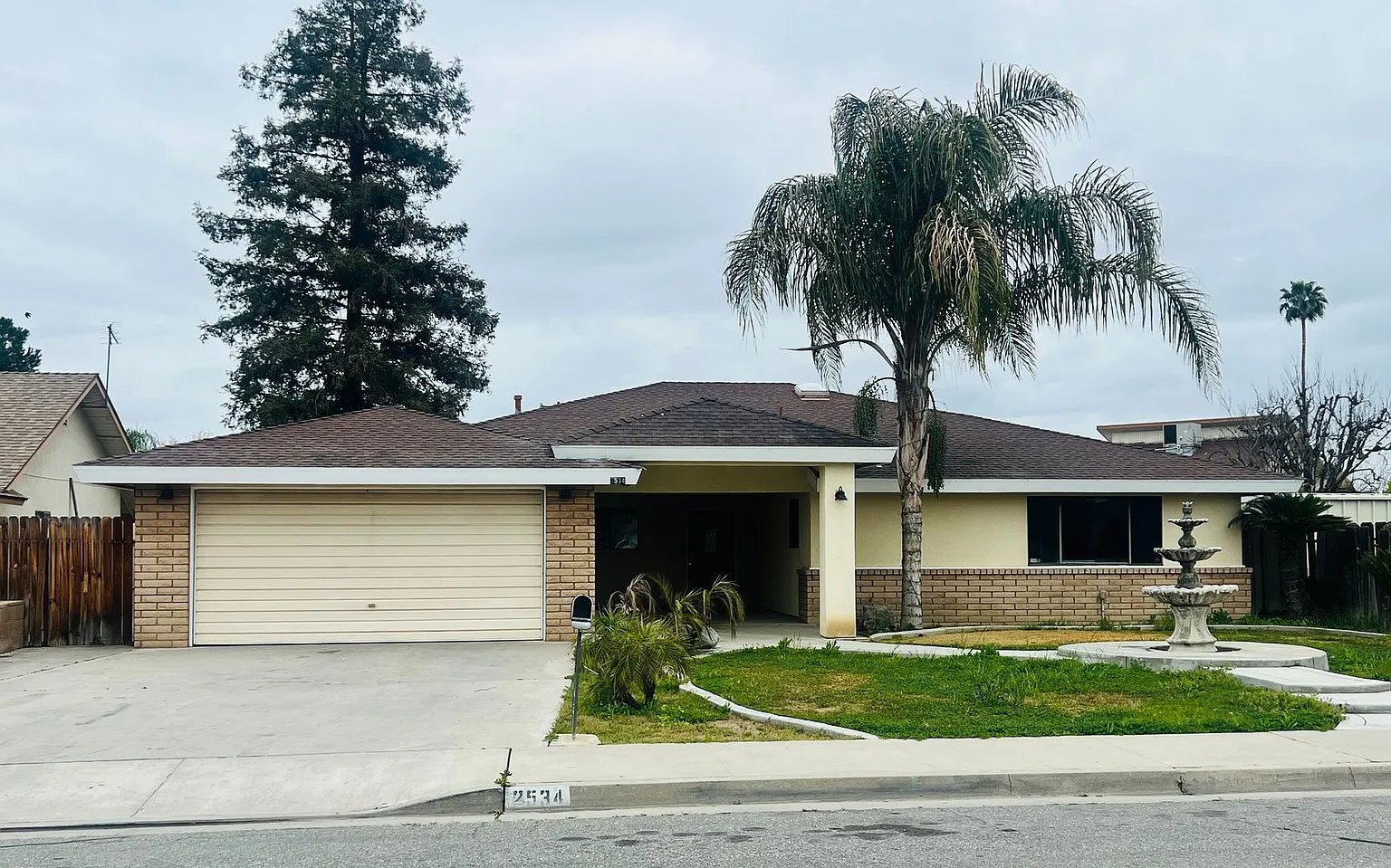 2534 Sunset St photo 1
