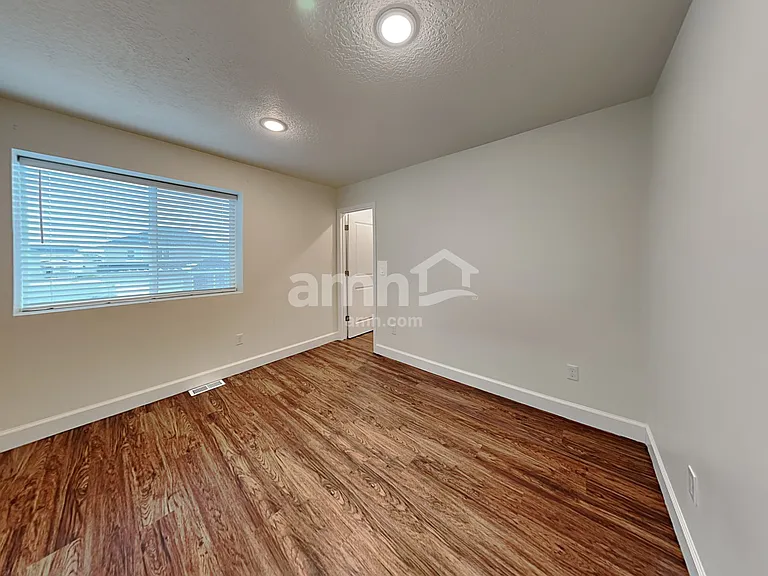 2403 E Surry Way — Photo 19