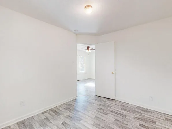 3234 W Jefferson St, Louisville, KY 40212