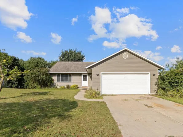 2185 North Dewey Avenue, Reedsburg, WI 53959