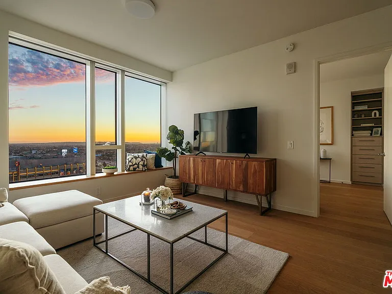 889 Francisco St #1801 — Photo 5