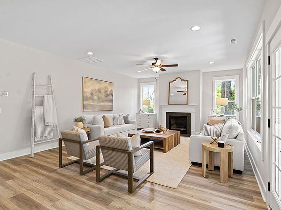 Image from a previous build, available selections and finishes may vary from images shown.