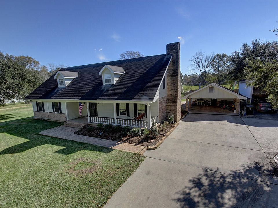 1st image of 2610 Blue Haven Dr