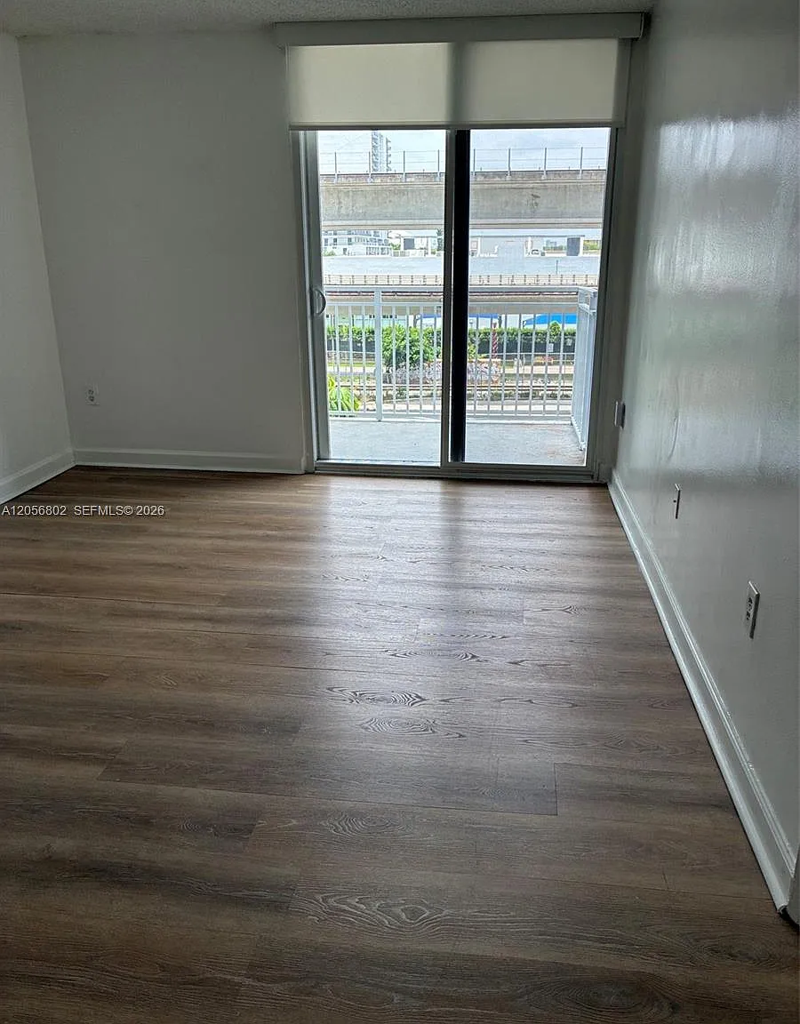 Madison Downtown Condo — Photo 2
