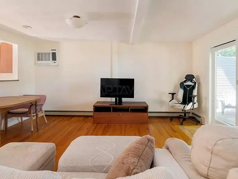 55 Waterhouse St — Photo 12