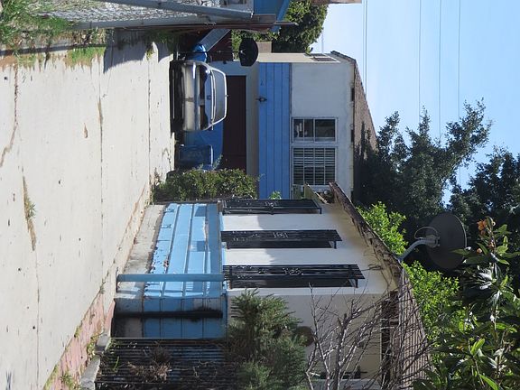 3rd image of 4242 W 102nd St