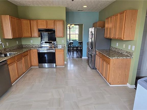 3rd image of 1027 Fellowship Rd
