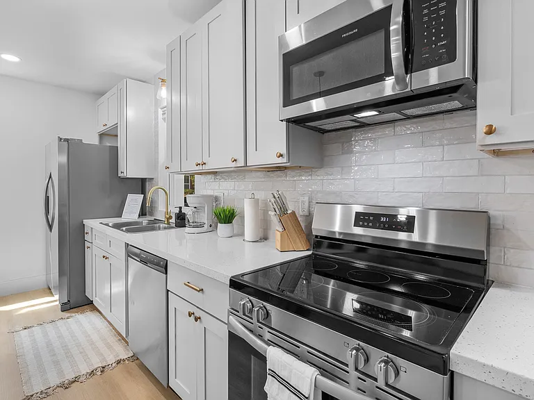 4715 Luvalie St — Photo 10