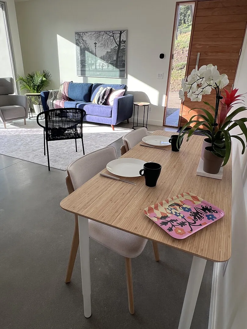 Newly Build Vista Guest Home — Photo 4