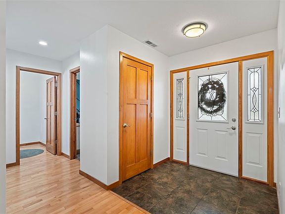 3rd image of 107 Wild Rose Ln