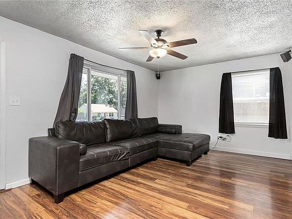 5th image of 4722 Woodend Ave