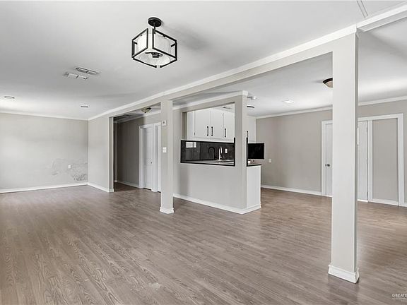 4th image of 8210 Tweety St