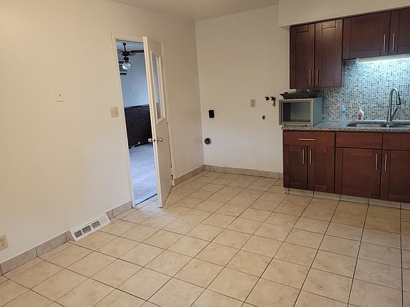 3rd image of 1071 E 167th St