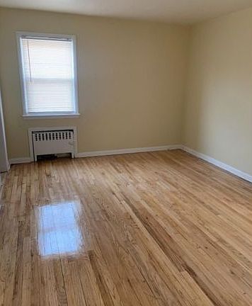 2nd image of 559 Norwood St