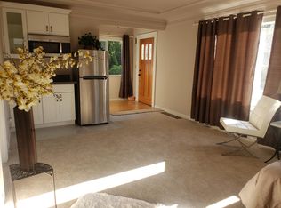 5324 8th Ave NE #A, Seattle, WA 98105