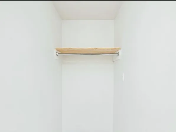 96 Woodpoint Road image 18 of 23