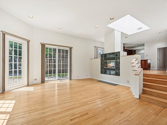 3rd image of 5432 S Ellis Ave #A