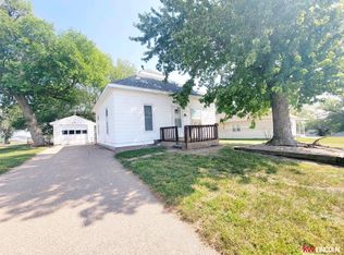 1012 N Saunders Ave, Sutton, NE 68979