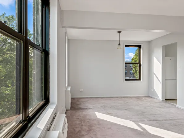 140-15 Holly Avenue image 3 of 14