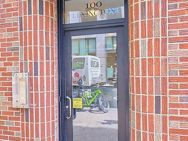 100 Lexington Ave #3B — Photo 4