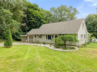 22 Greenwood Dr, Manchester, CT 06042