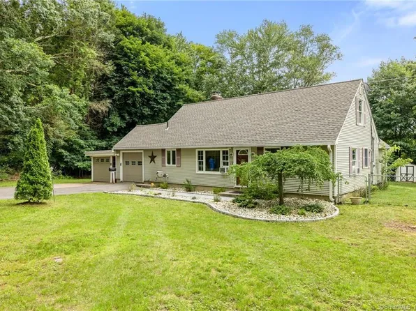 22 Greenwood Drive, Manchester, CT 06040