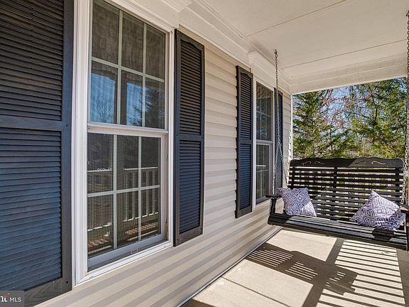 3rd image of 101 Saylers Creek Rd