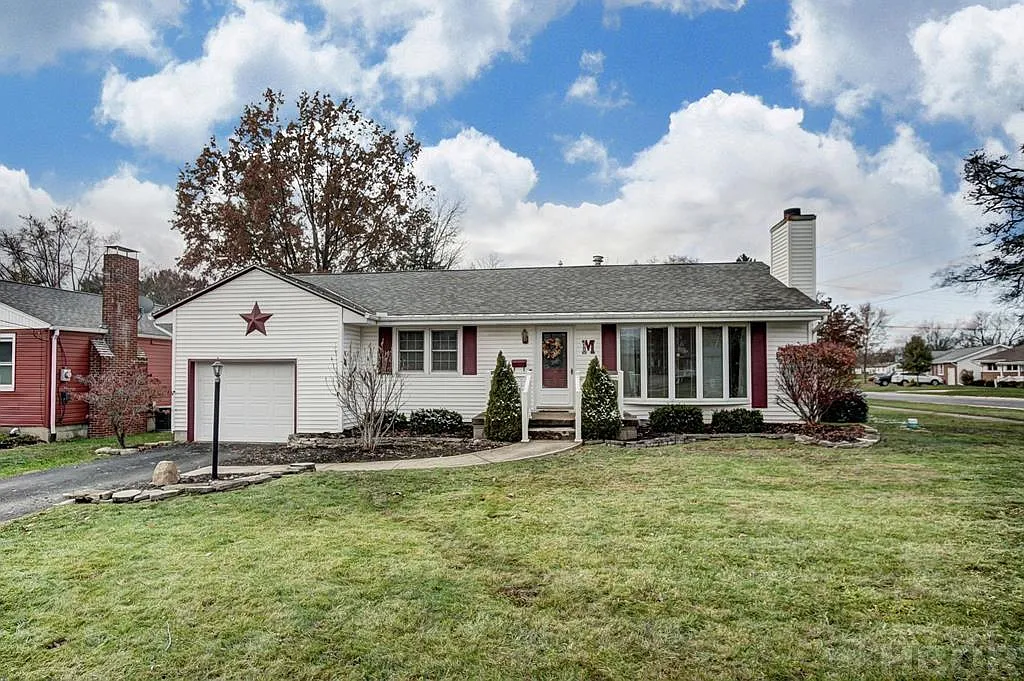 2410 Beecher St photo 1