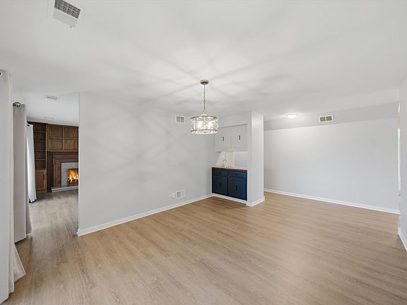 5th image of 12610 S London Ln APT 3