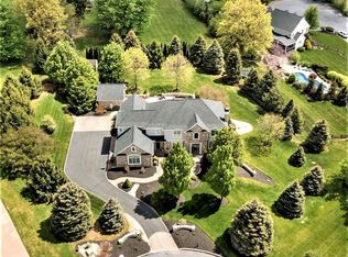 5265 Deer Trail Cir, Emmaus, PA 18049