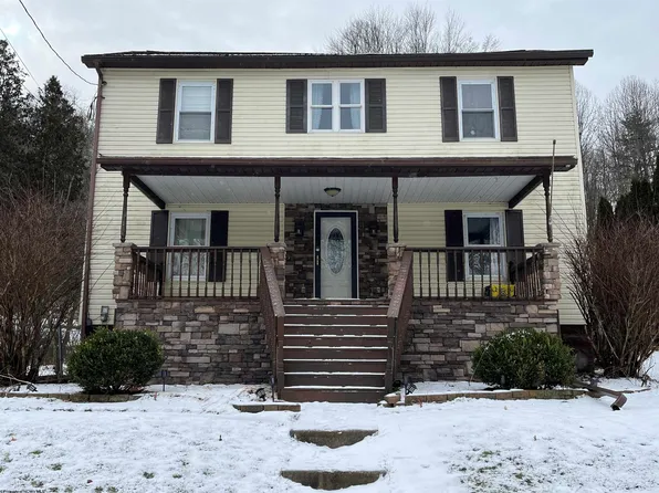 43 Maple St, Carolina, WV 26563