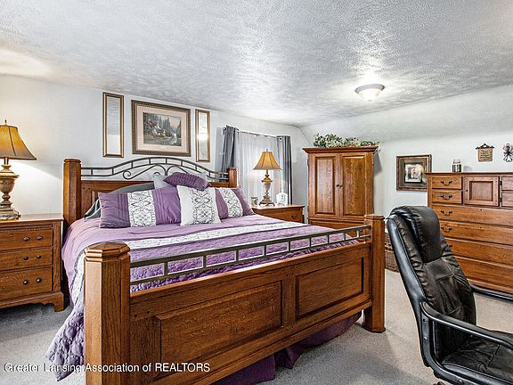 5th image of 3001 Greenoak Ave