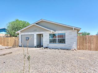 1705 Borealis Ave SE, Rio Rancho, NM 87124