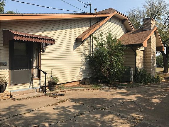 4th image of 1006 E Lindsey St