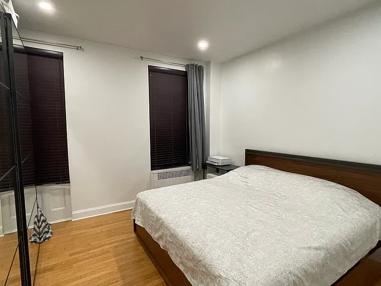 205 W 54th St #8G — Photo 6