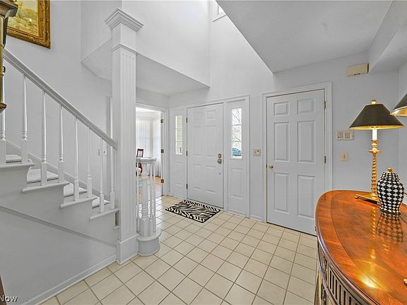 3rd image of 144 Royal Oak Dr
