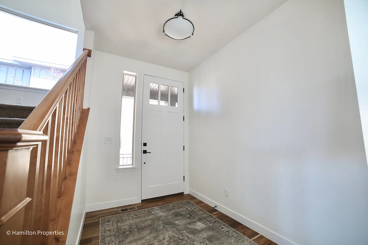 Building Photo - 817 S Edgewater Ct