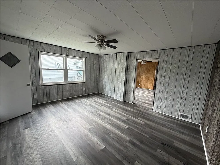 1154 Eisenhower Dr — Photo 6
