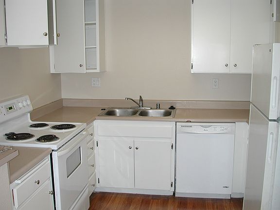 4th image of 214 Woodland Pkwy Unit 203