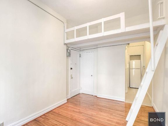 2nd image of 214 W 102nd St #Af1