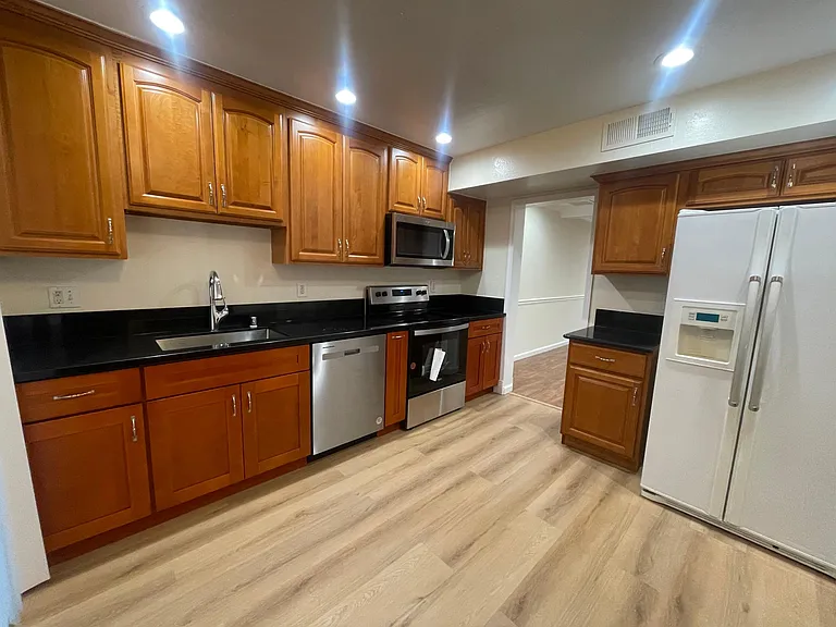 19226 Vineyard Ln — Photo 15