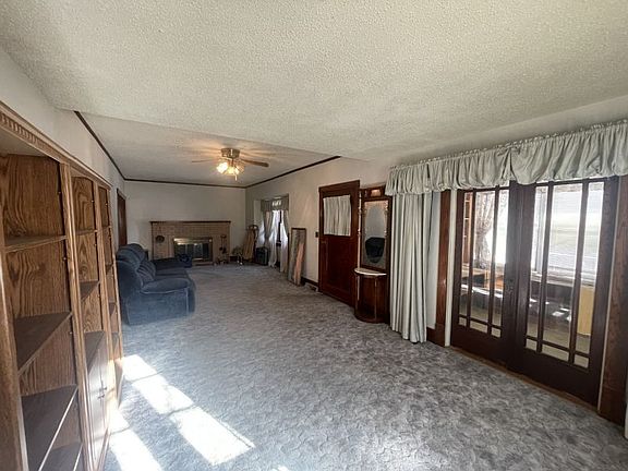 2nd image of 606 N Locust St